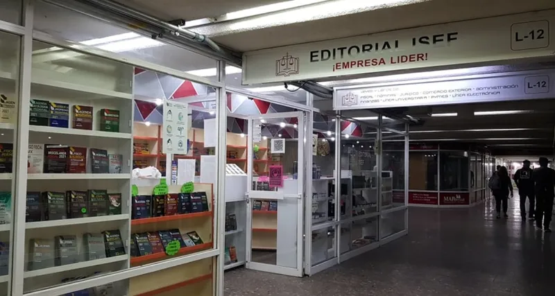 Librería ISEF, Zócalo