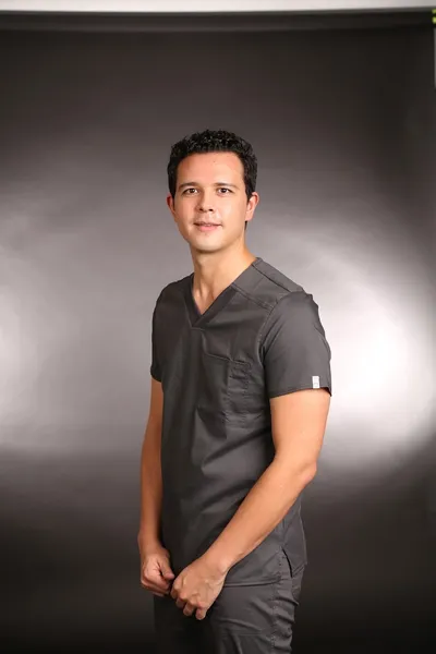 Dr. César Iván Eugenio González Dermatólogo