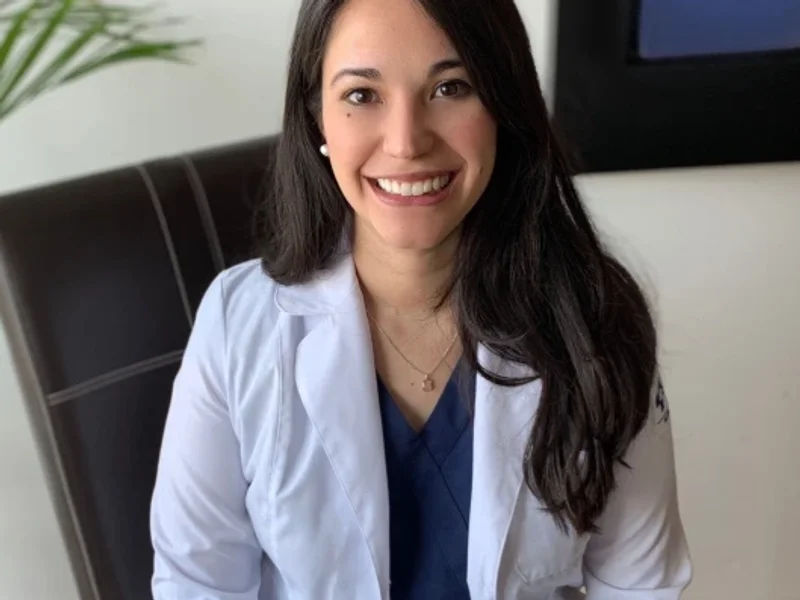 Dra. Lorena Gordillo García, Dermatólogo
