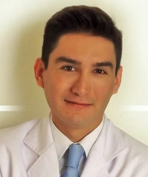 Dr. Javier Arturo Martínez Ortega, Dermatólogo