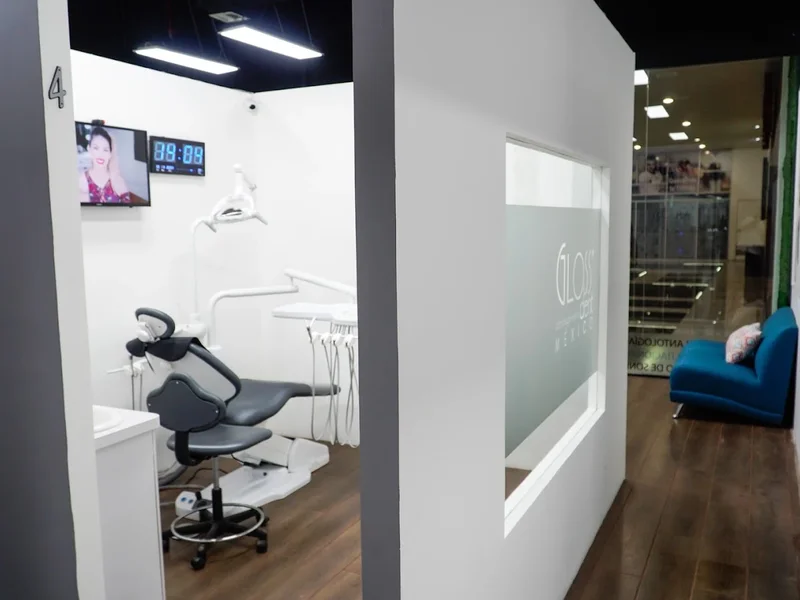 GLOSS DENT® - Dentista en Nápoles