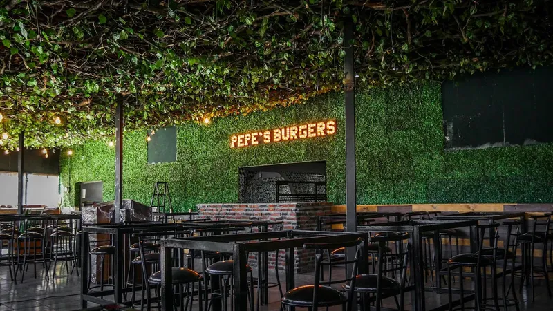 Pepe's Burgers Av. Cuauhtémoc