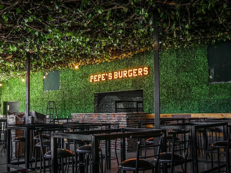 Pepe's Burgers Av. Cuauhtémoc