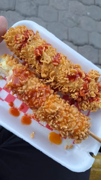 Banderillas Coreanas & Bubble Waffles