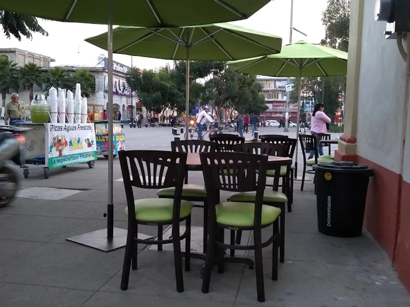 Bisquets Obregón (Pan y café)