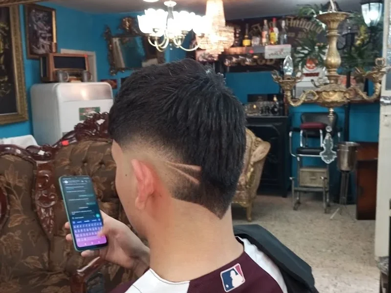 A La Antigua Barber Shop Tattoo Spa