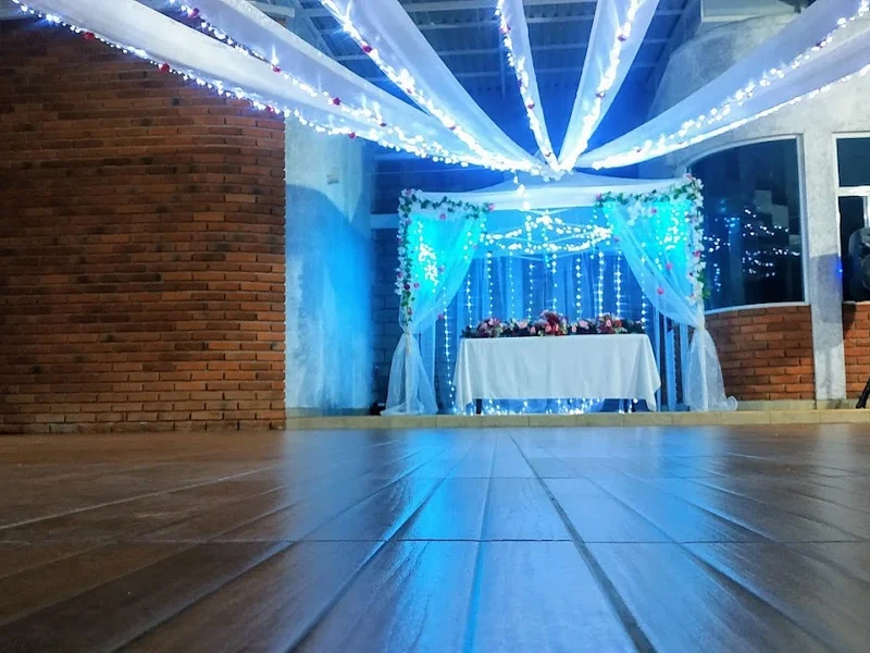 Jardín De Fiestas CAPRI