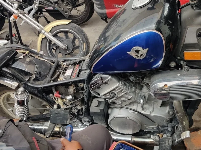 Ángeles De Hierro Garage