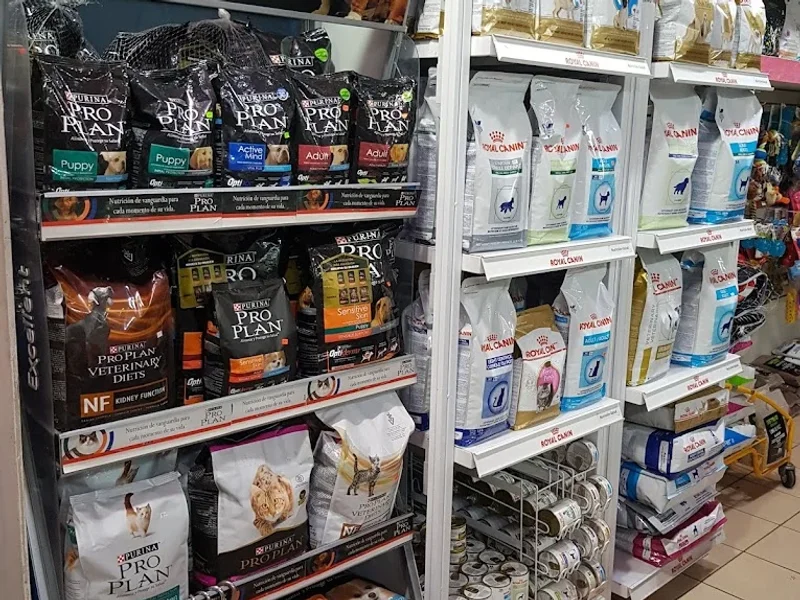 Veterinaria, farmacia, estetica canina, boutique "Animal Center"