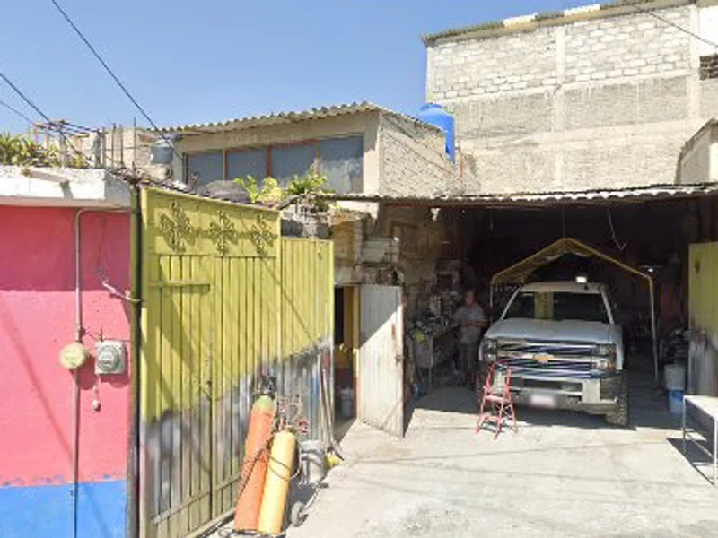 Taller de Hojalatería y Pintura