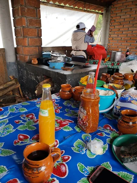 Antojitos Mexicanos De Doña Elena Y Celia