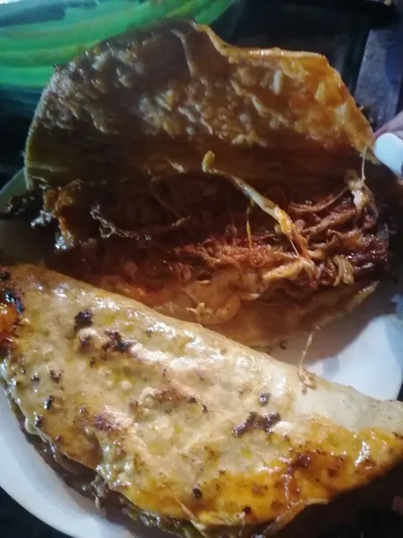 Quesadillas Y Tacos