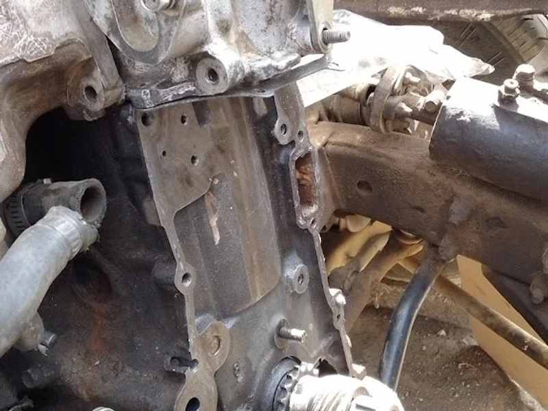 Taller mecánico automotriz y Herrería y aluminio en general