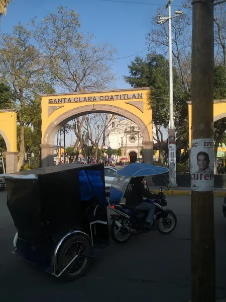 Arco de entrada "Plaza Juárez".