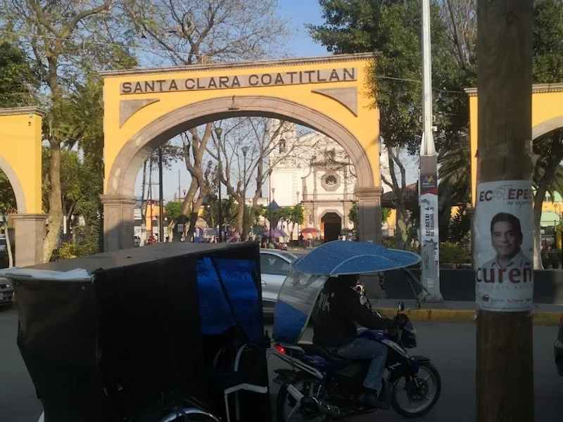 Arco de entrada "Plaza Juárez".