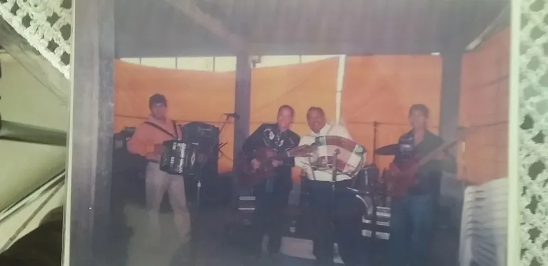 GRUPO NORTEÑO FABULOSOS TARRIS