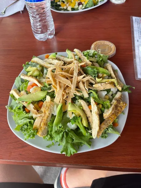 Ensaladas & Bagels