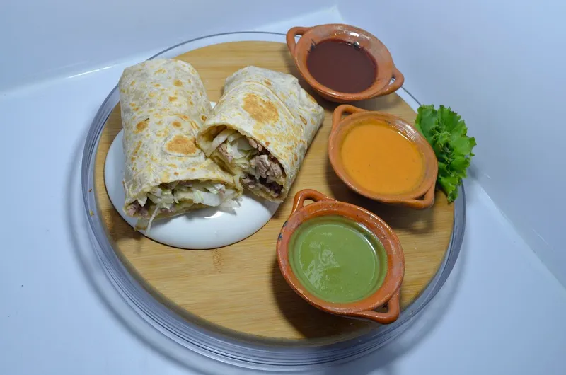 TORTAS RIO ENSALADAS Y BURRITOS