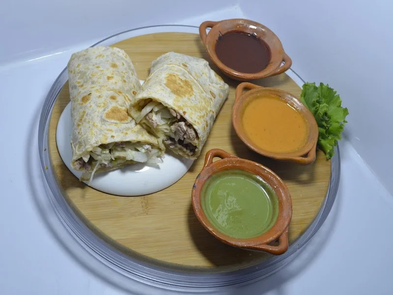 TORTAS RIO ENSALADAS Y BURRITOS