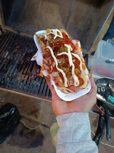 Hamburguesas y alitas el toreo