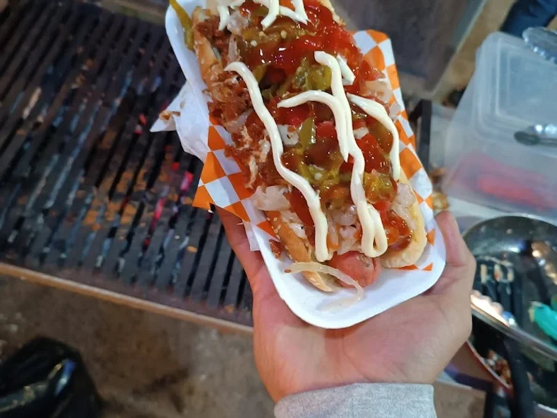 Hamburguesas y alitas el toreo