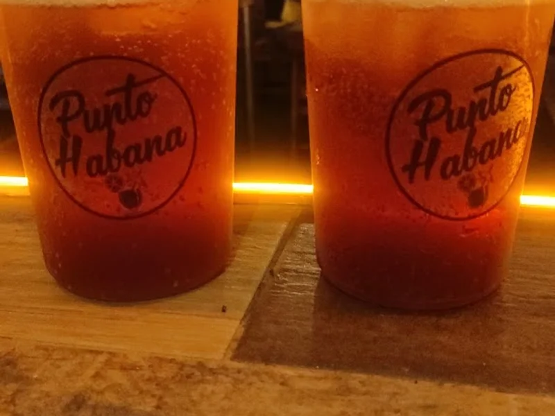 Punto Habana Comedy Bar
