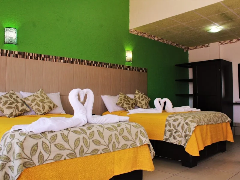 Hotel Villa Victoria Pirámides