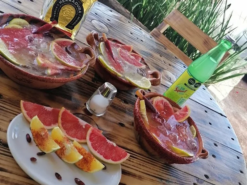 Espadas Brasileñas de Teotihuacan