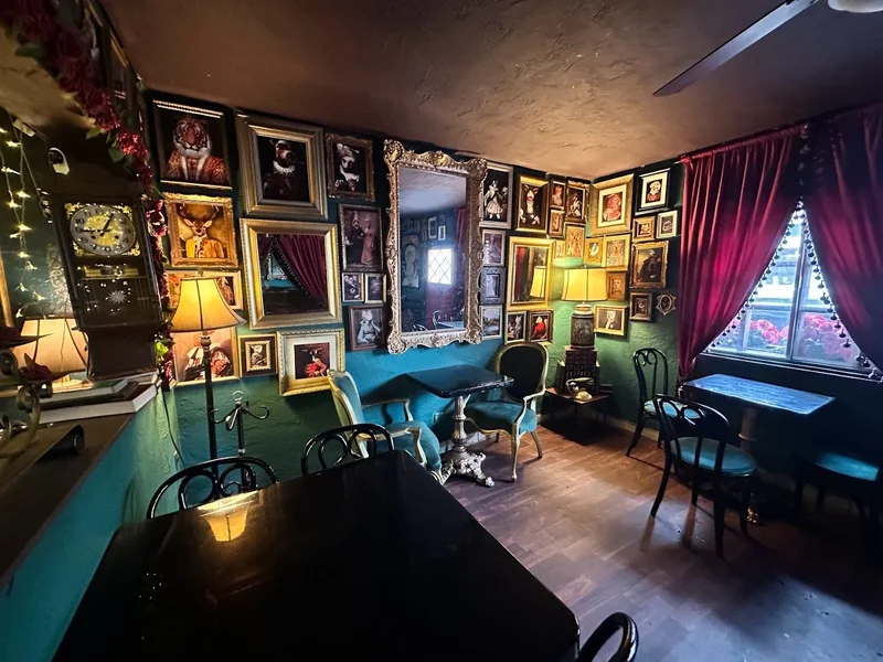 VELVET CAFE & BISTRO