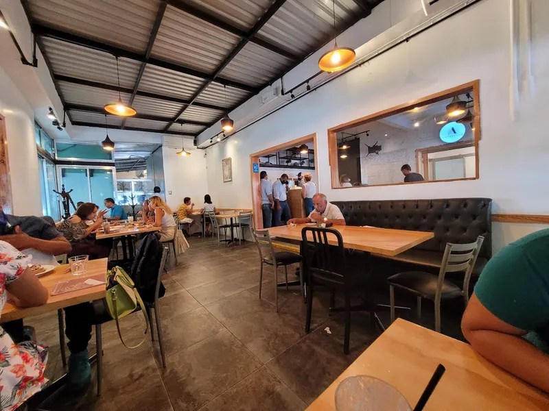 Antoninos Café