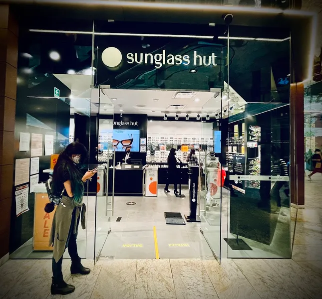 Sunglass Hut