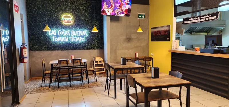 Beverly Burgers Fundadores