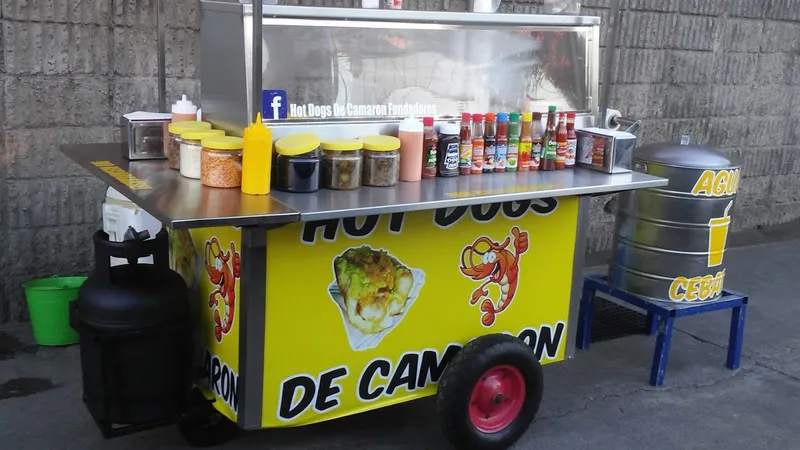 Hot dogs de camarón fundadores
