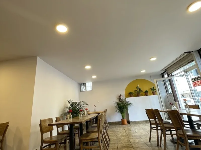 Dahlia Cocina & Café