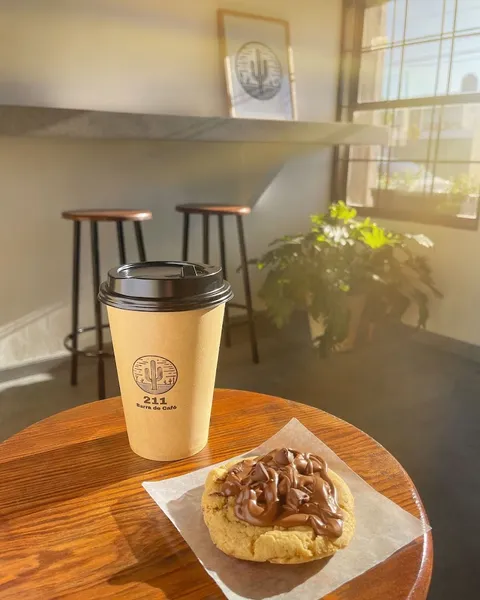 211 Barra Café