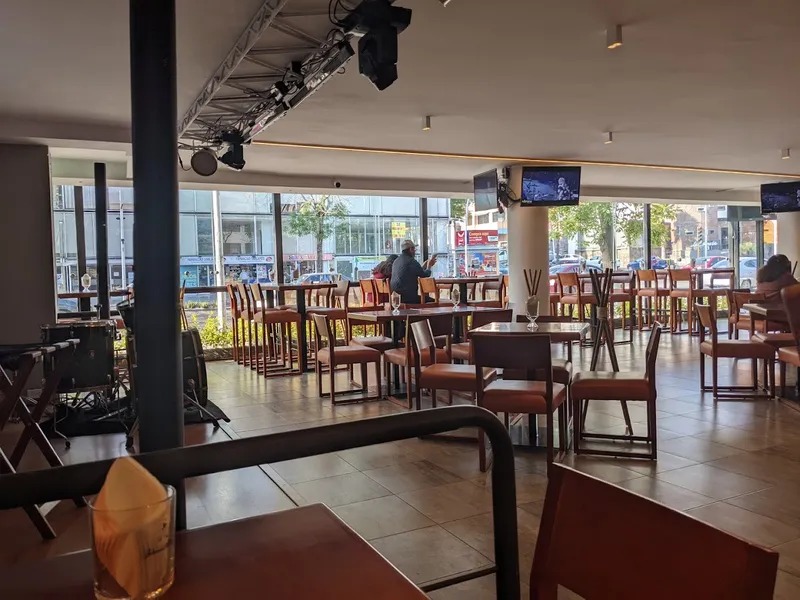 Pop Time Grill & Music
