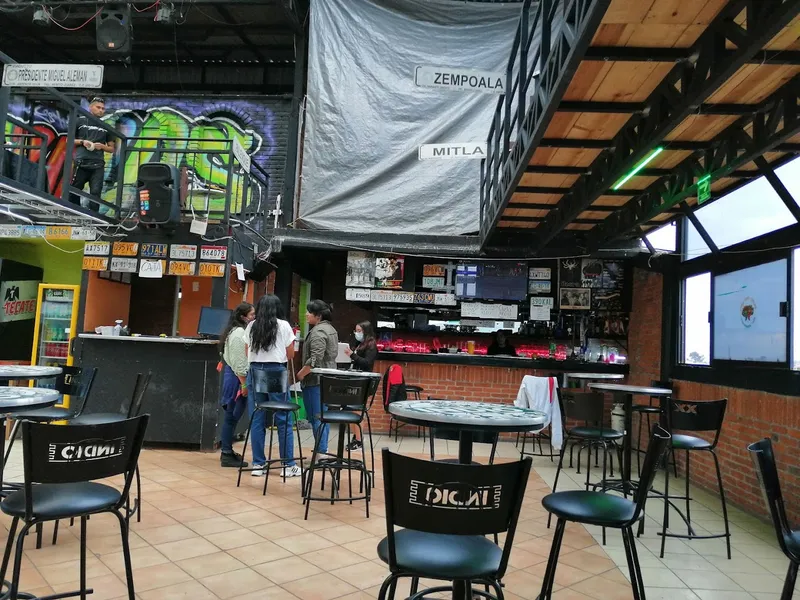 Chill and chelas