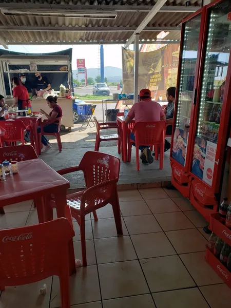 Las Quesabirrias Del Compadre Suc. Calzada