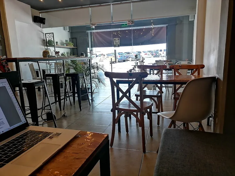 Makkiato Coffee Shop
