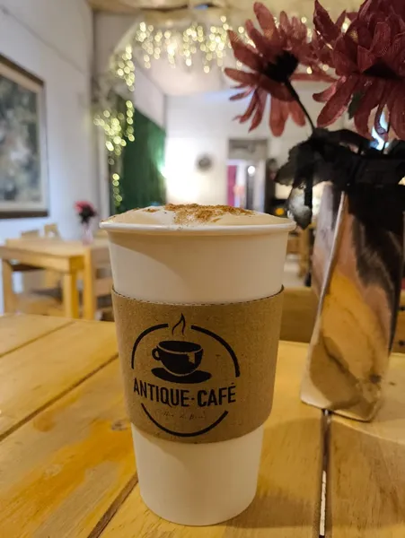 Antique Café