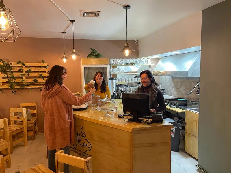 MIRĀI Café
