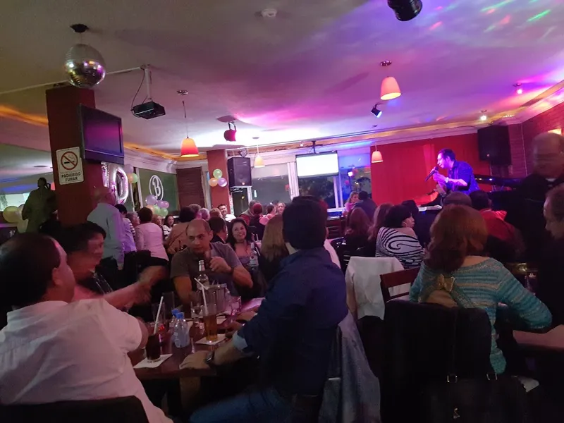 El Barítono Piano Bar