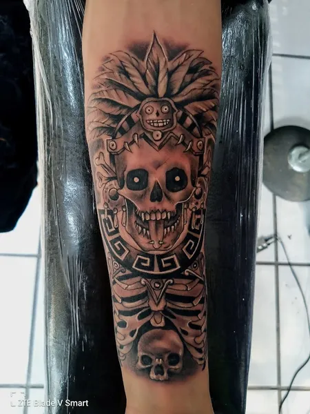 Tattoo Piercing Tiempo