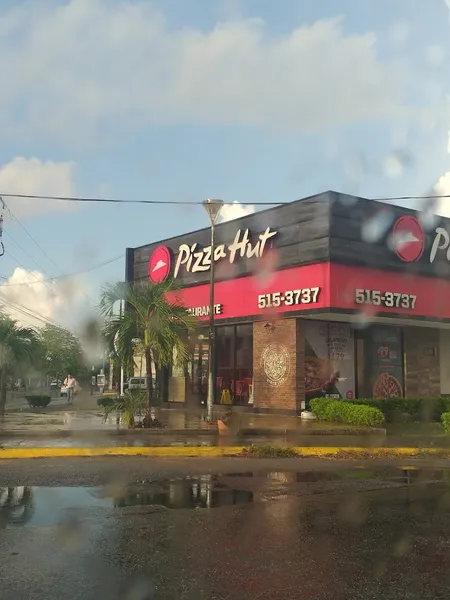 Pizza Hut Luna