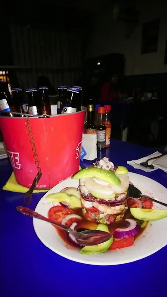 MARISCOS Y CLAMATOS LA BAJA