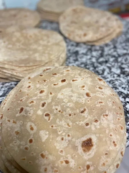 La Buena: Tortillería de Harina