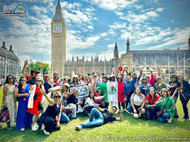 VUELTA AL MUNDO TOURS
