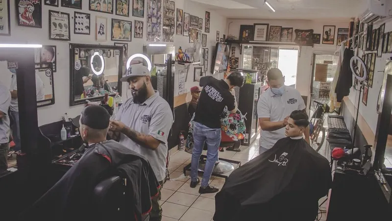 Reno's Barber Club (PELUQUERIA)