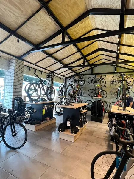 Good Bike Store & Coffee - Esmeralda