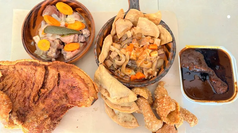 Carnitas y Chicharrones “Bertha”
